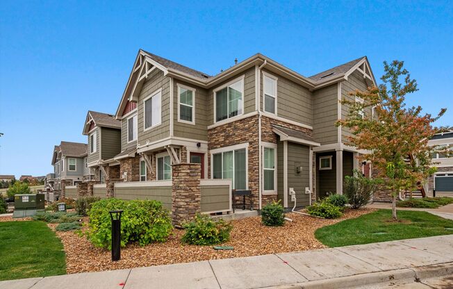 Modern Aurora 2-Bedroom Home!