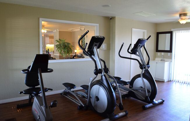 3 beds, 2 baths, 1,400 sqft, $1,349, Unit 12-001