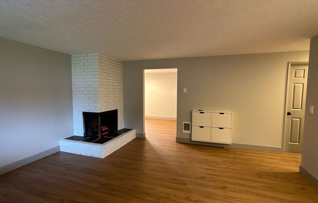Remodeled Spacious Minnehaha Single Level Home on Cul-de-sac for Lease! - 5500 NE 41st Ave