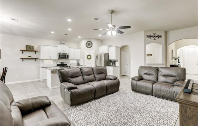 16433 PIENZA DR