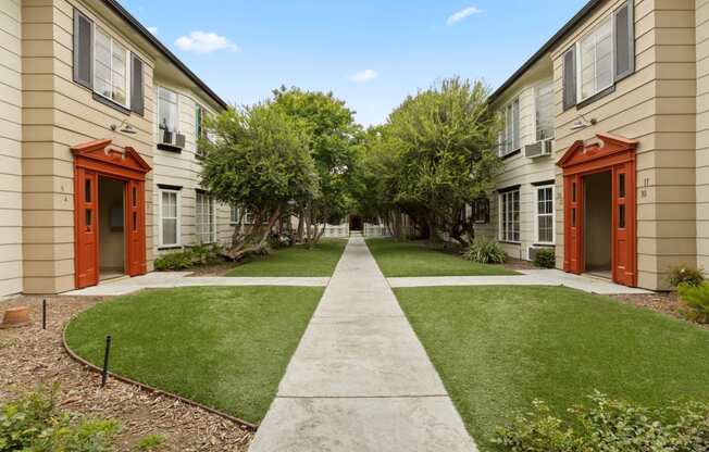 Apartments for rent in Van Nuys Courtyard with walkways