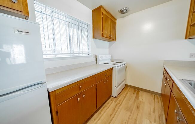 1 bed, 1 bath, $1,695, Unit 10