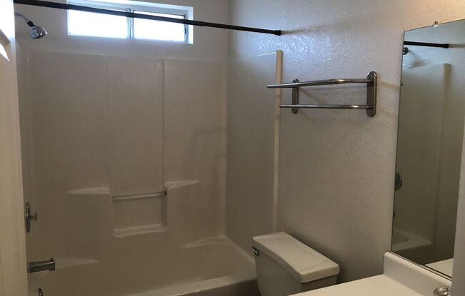 1 bed, 1 bath, 766 sqft, $1,200