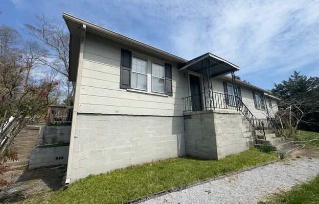 Newly Available, Ooltewah 3 Bedroom 2.5 Bath! Pet Friendly!