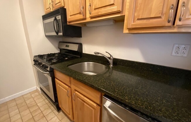 1 bed, 1 bath, 605 sqft, $3,800, Unit 18K