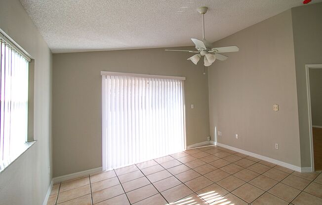 Spacious Home Near UCF!!! Available Now!!