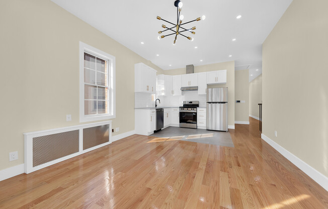 334 E 8 ST
