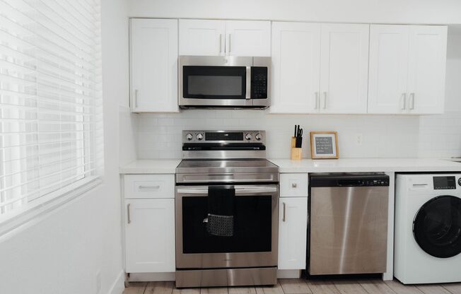 Boho On 31st- Fully Furnished Unit