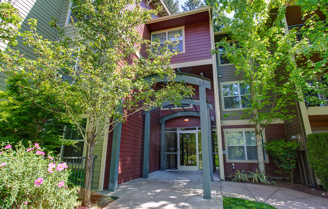 Two Bedroom Apartments in Portland, Commons at Sylvan Highlands