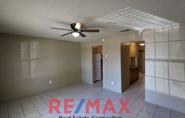 2 beds, 1.5 baths, 1,050 sqft, $785, Unit Apt 8