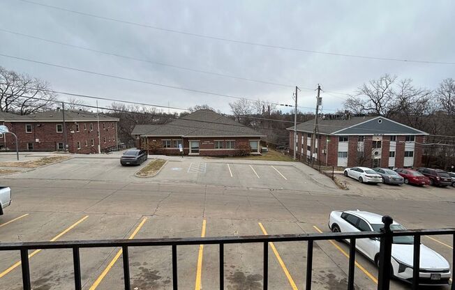 2 beds, 1 bath, 950 sqft, $875, Unit #7