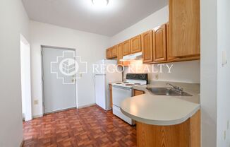 3 beds, 1 bath, 943 sqft, $1,750, Unit 301