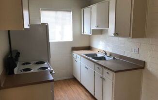 1 bed, 1 bath, 725 sqft, $825, Unit 946 N. Orange Unit C