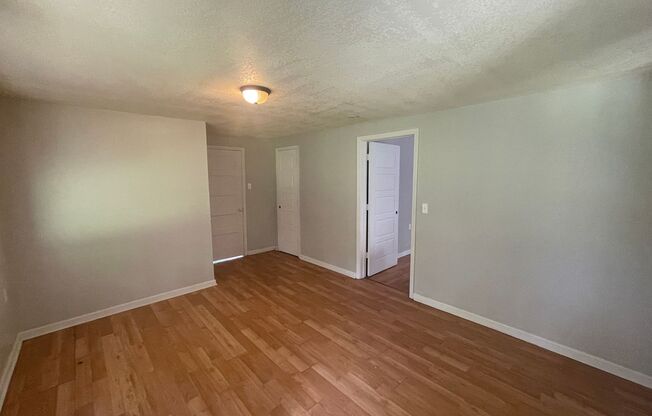 2 beds, 1 bath, $800