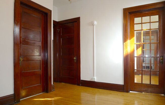 1 bed, 1 bath, 410 sqft, $960, Unit 22 - 12
