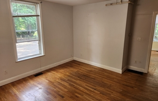 1 bed, 1 bath, 560 sqft, $2,000, Unit 1