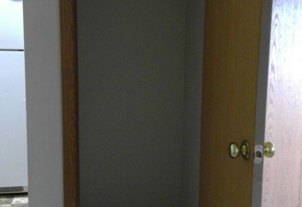 Studio, 1 bath, 550 sqft, $775, Unit 824