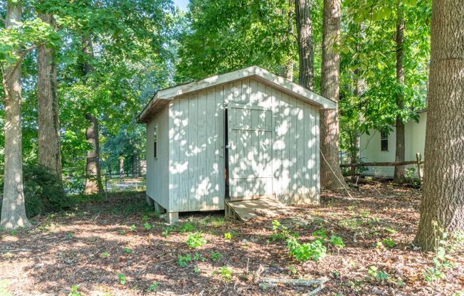 Charming 4-Bedroom, 2-Bathroom Home for Rent at 5 Woodclub Ct, Greensboro, NC 27406