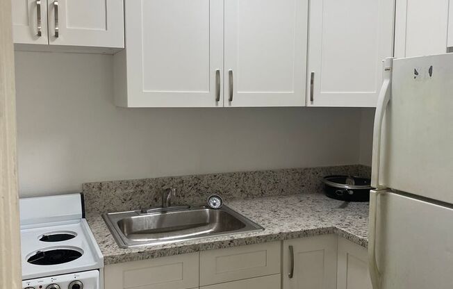 Studio, 1 bath, $1,200, Unit M