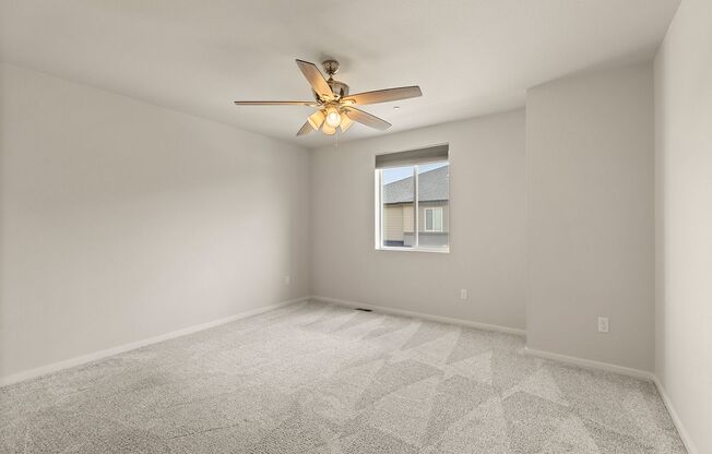 3 beds, 2.5 baths, $2,395, Unit UNIT 4