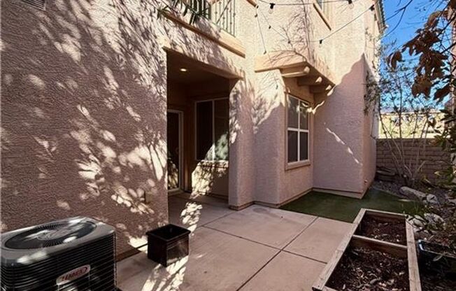 3 beds, 2.5 baths, $2,150