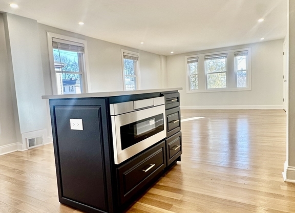 100 GLADESIDE AVE