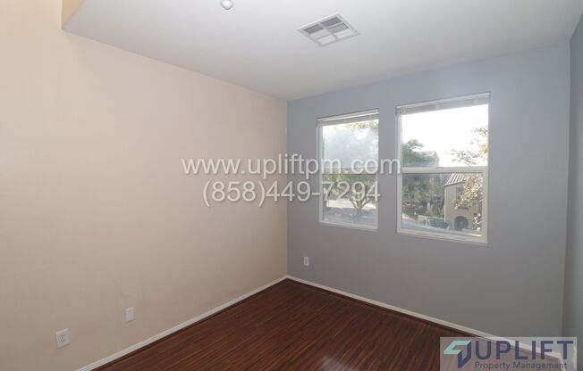 Beautiful 4BR/3BA Townhouse for Lease in Legacy Walk - Southcrest