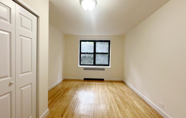 1 bed, 1 bath, $3,285, Unit 1-E