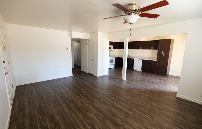 2 beds, 1 bath, 900 sqft, $1,440, Unit 08