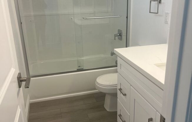 2 beds, 1 bath, 802 sqft, $2,595, Unit 6700-A