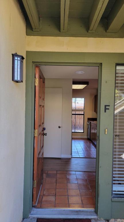 1187 Grove Apt G