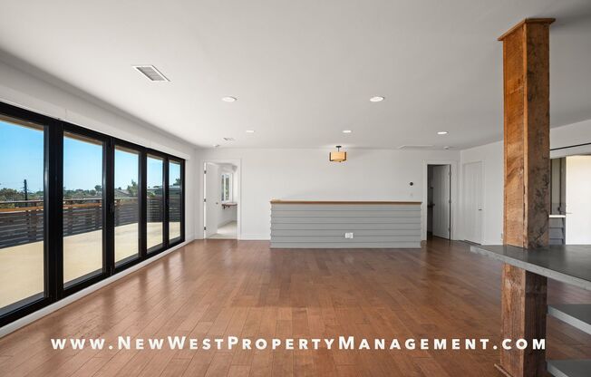 Exquisite Pacific Beach 4 bedroom located on a quiet cul-de-sac in the coveted Floral Terrace community! Small Pet OK! Available Now!