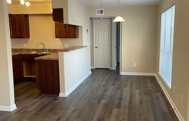 1 bed, 1 bath, 670 sqft, $969