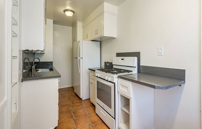 1 bed, 1 bath, $1,895, Unit 07