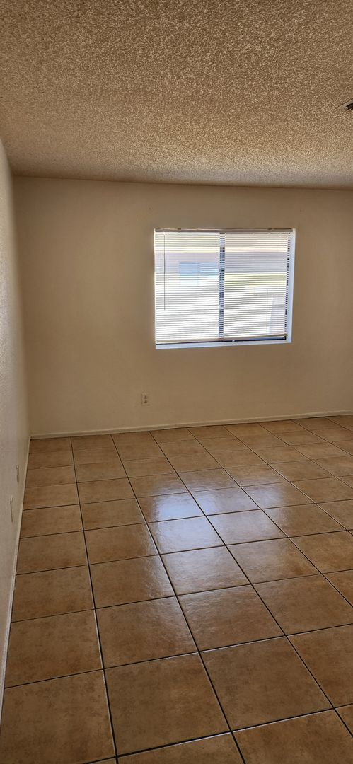 3 beds, 2 baths, $1,550