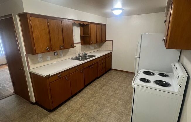 533 E OLYMPIC AVE