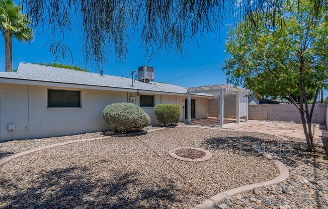 1001 E CAMPUS DR