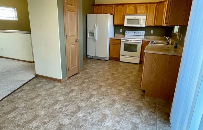 3 beds, 2 baths, $1,850