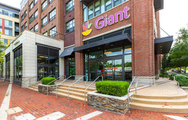 Giant supermarket near Mason Hall Apartments in Alexandria, VA