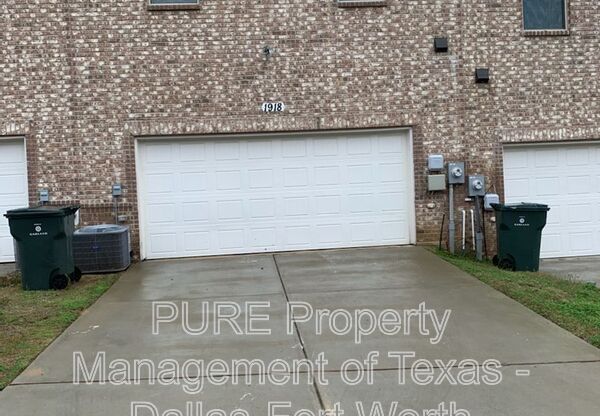 1918 TIMBER OAKS DR