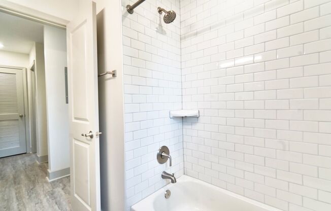 2 beds, 1 bath, 1,040 sqft, $1,850, Unit 539WD01