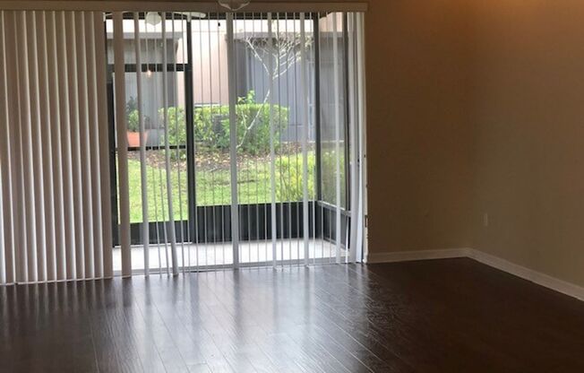 SUPER 3 BDRM TOWNHOUSE IN REGENCY OAKS!