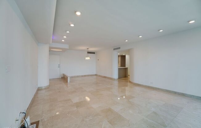 2 beds, 2 baths, $4,300, Unit unit 20H