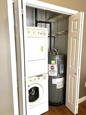 2 beds, 1 bath, 978 sqft, $2,600, Unit 417