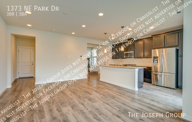 1373 NE PARK DR