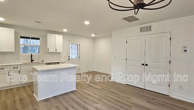 99 CRES AVE