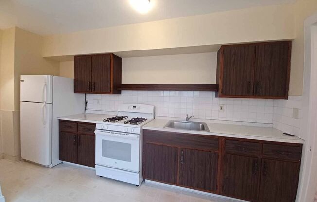 1 bed, 1 bath, 775 sqft, $895