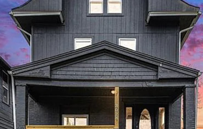 Modern Charm Meets Historic Character – Renovated 5-Bedroom Near Midtown KC