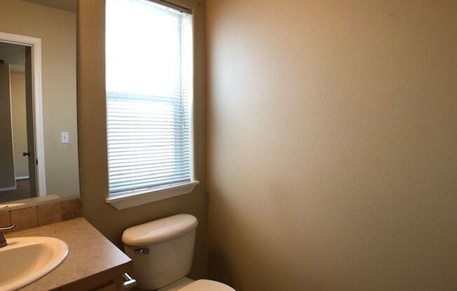 Lovely 3 Bedroom Home near the Max Line in Hillsboro!