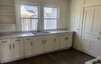 124 10 ST SW